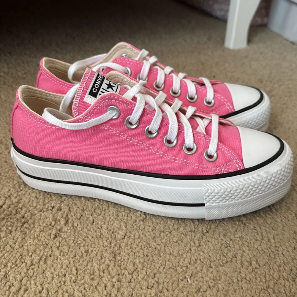 Converse - Picture 2 of 4
